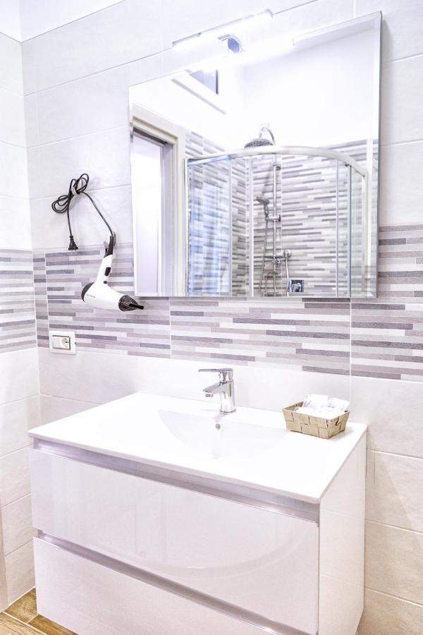 Dimora Del Vasto Bed & Breakfast Bagian luar foto