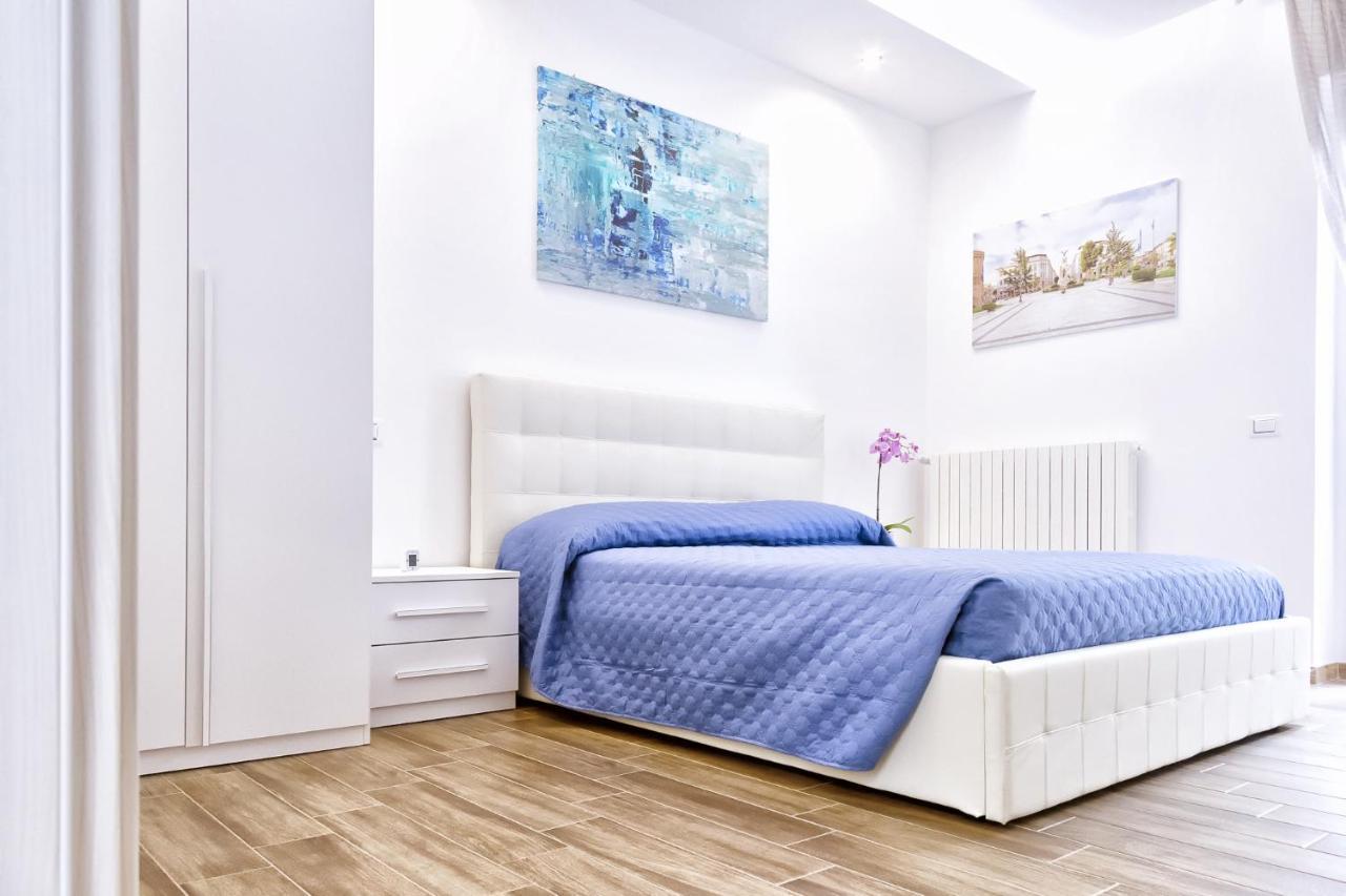 Dimora Del Vasto Bed & Breakfast Bagian luar foto